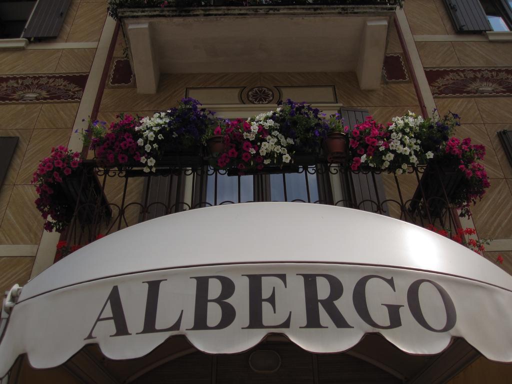 Hotel Aurora Vallarsa Bagian luar foto
