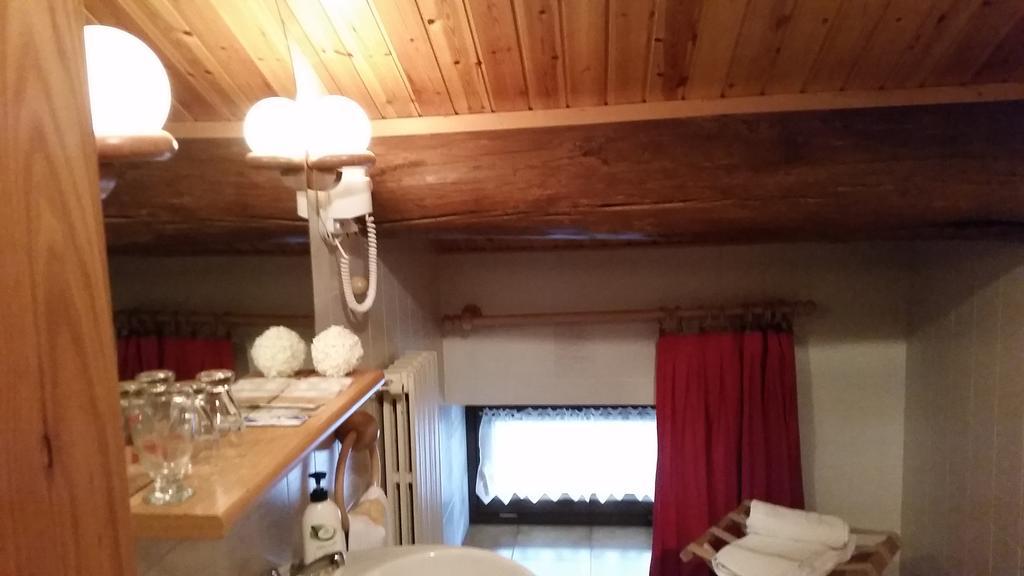 Hotel Aurora Vallarsa Ruang foto