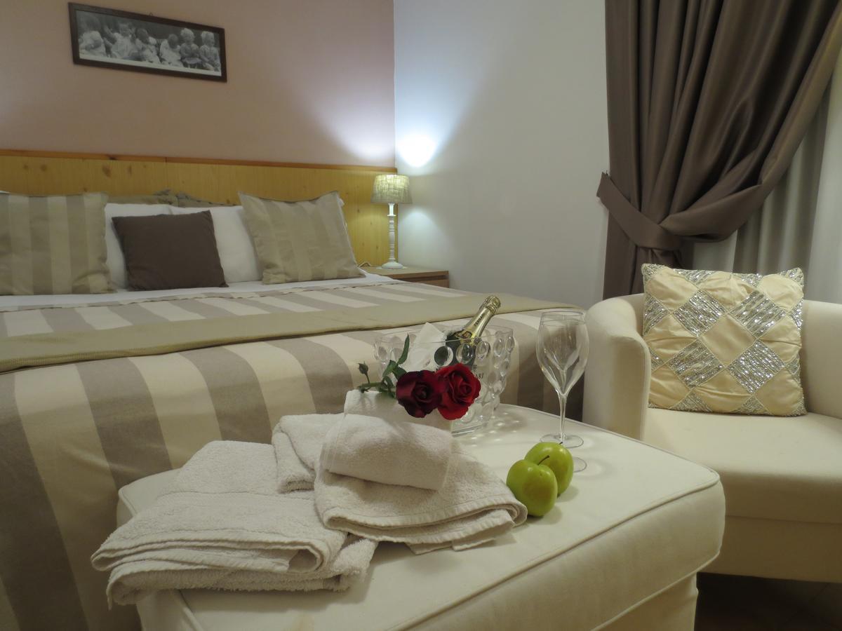 Hotel Aurora Vallarsa Bagian luar foto